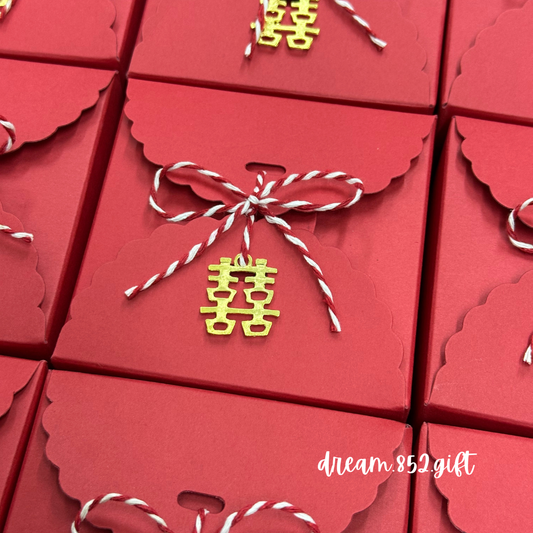 婚宴回禮 | BB008 紅白繩配四開盒 ✧ 1樽蜜糖/ 果醬 + 1份小食 *連囍字金吊牌 可印新人名字及婚宴日期*